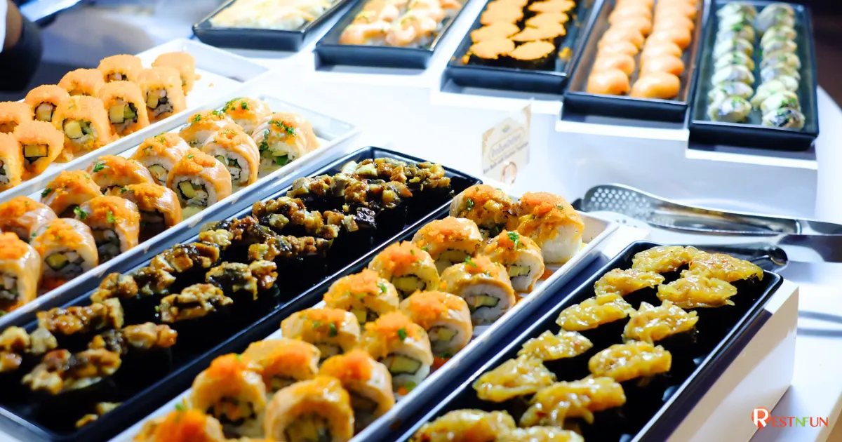 เมนูซูชิสุดอร่อยบนเรือเจ้าพระยา Sawasdee dinner cruise in Bangkok